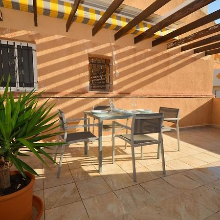 Punta Prima Pleasure With Private Parking In A Gated Community Close To The Beach 托雷维耶哈 外观 照片