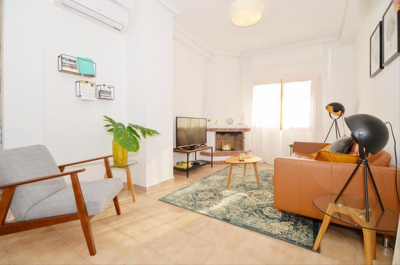 Punta Prima Pleasure With Private Parking In A Gated Community Close To The Beach 托雷维耶哈 外观 照片